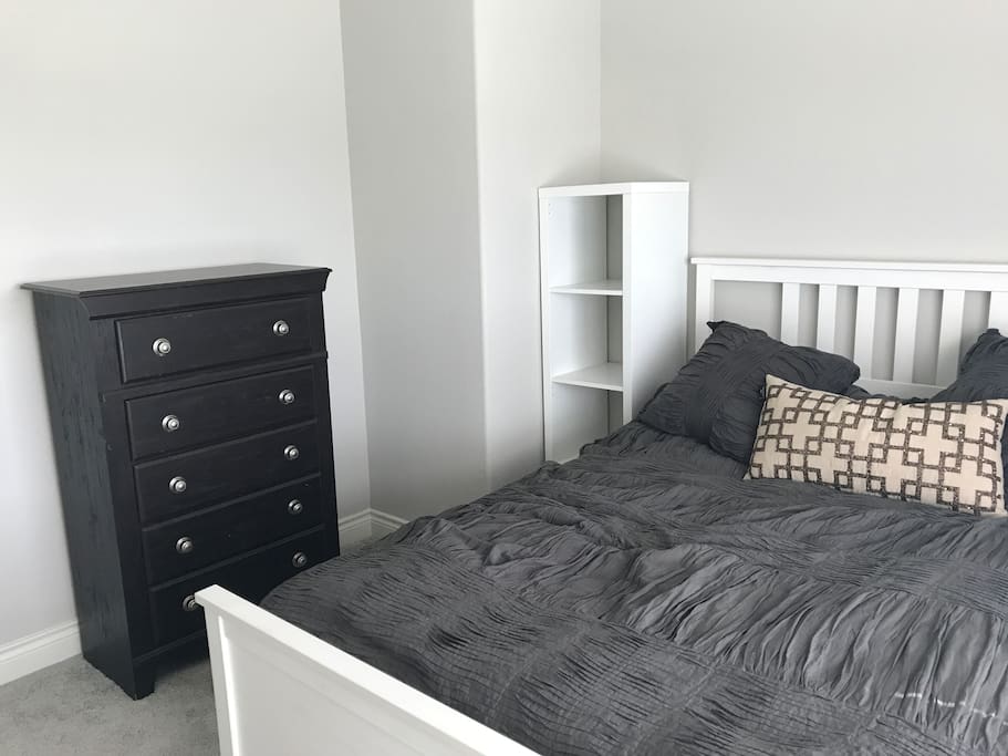 Bedroom with queen bed
