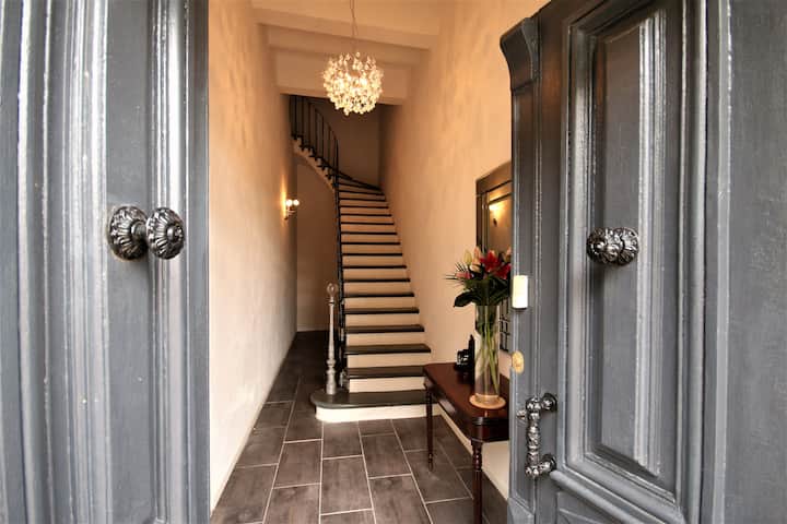 Maison M   3  Bedroom Apartment - Pézenas
