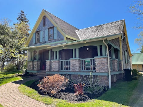 Heritage 3-bedrooms Homestead in Central Cavendish