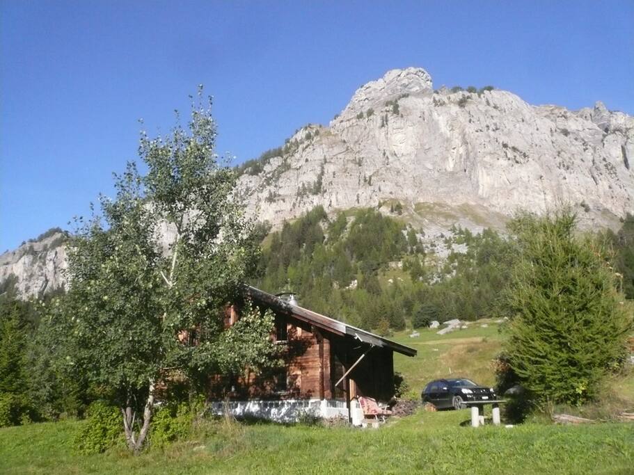 Vue du Mont-Gond et parking
