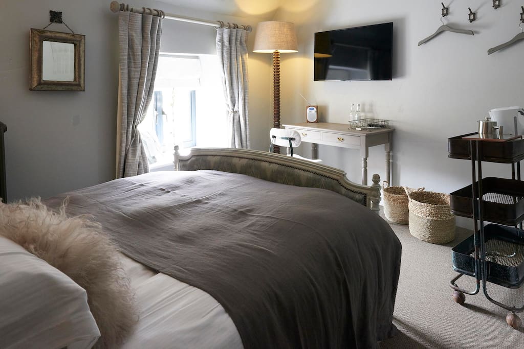 Small room 104