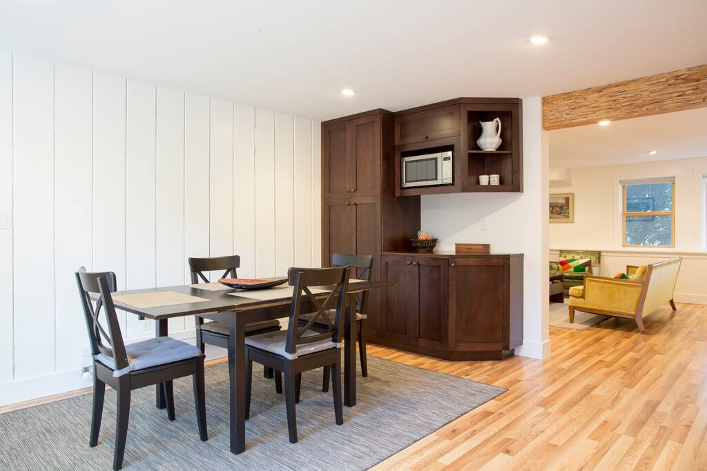 Enjoy kitchen table, have your family or friends over for dinner!