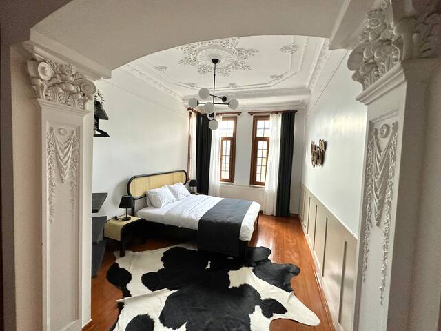 Charming flat in heart of Galata! gallery image 2