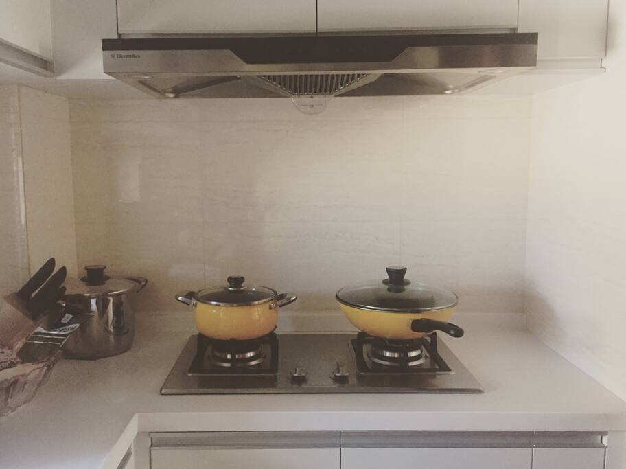 Full function kitchen room.
