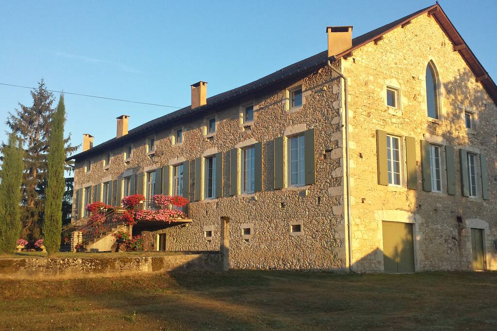 Le côté de la maison