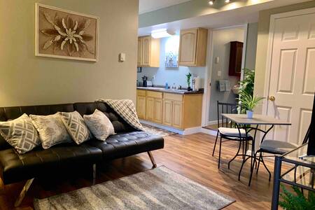 NIAGARA, USA HIDEAWAY! 1-BEDROOM