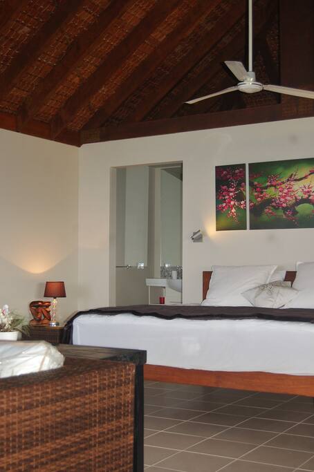 King size bed with ensuite