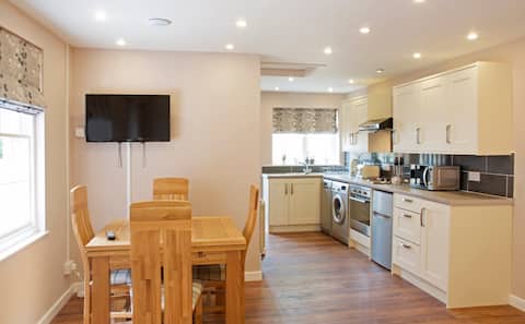 Rose Cottage - charming self contained cottage