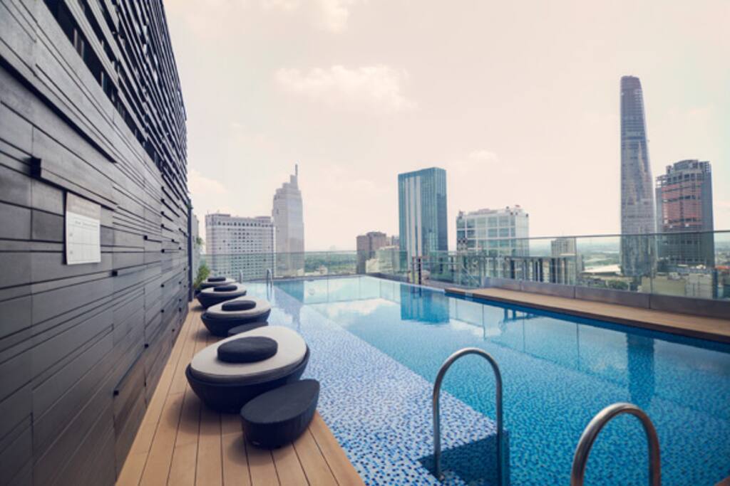Infinity pool