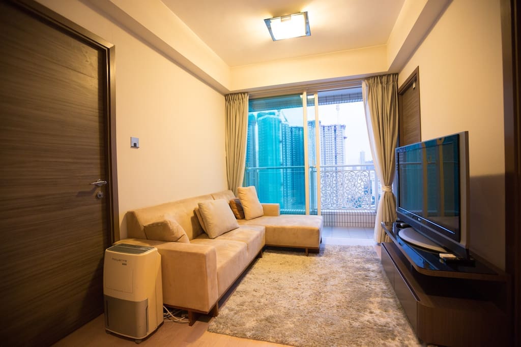 *Business-ready, luxurious pad in Cheung Sha Wan*