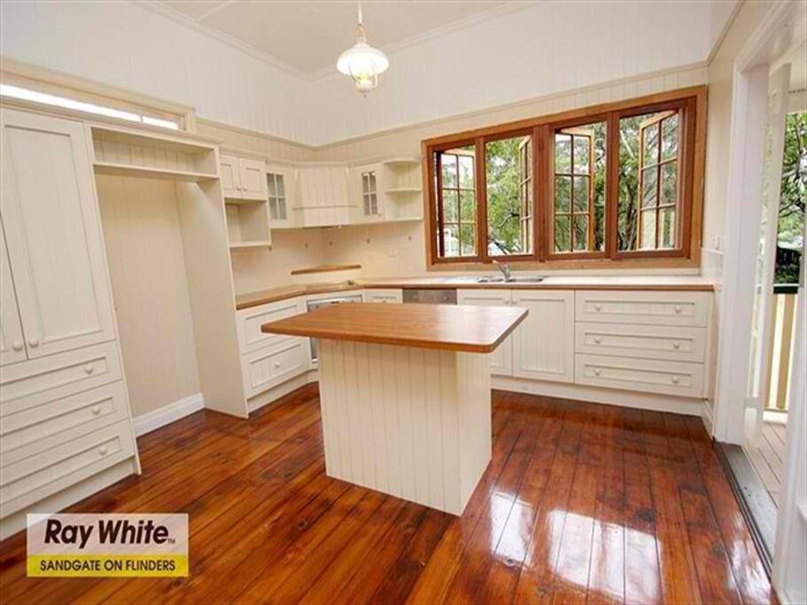 Kitchen (is now fully furnished)