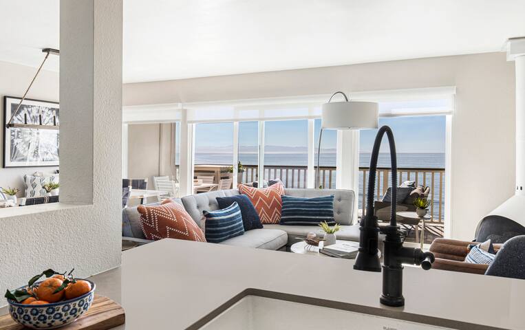 🍀Escape – Brand New Modern Chic Coastal Retreat🍀 gallery image 4