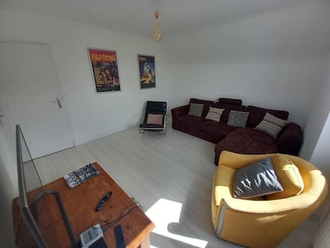 Popular Airbnb listing: Typical neo-Breton house close to the sea. in Ploudalmézeau