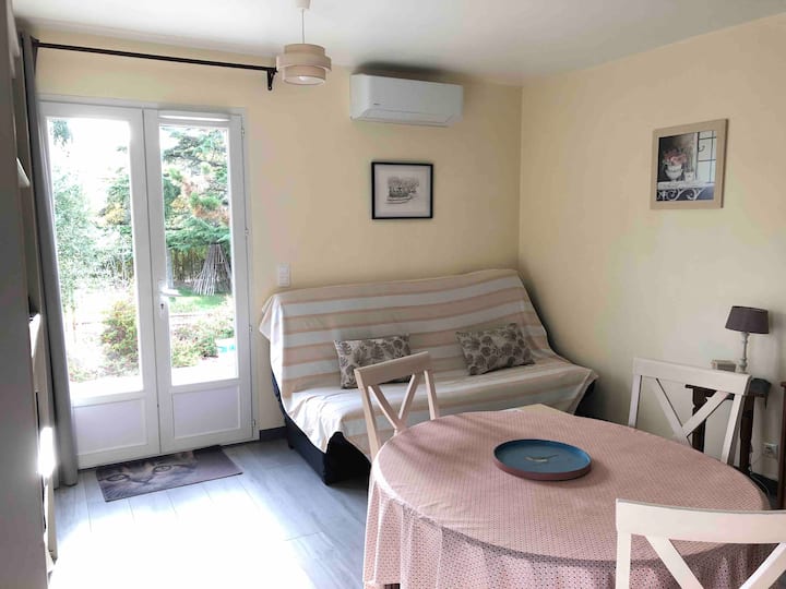 Това помещение се отваря директно към външната тераса