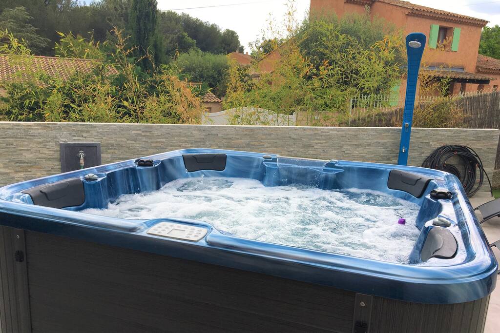 Jacuzzi 6 places