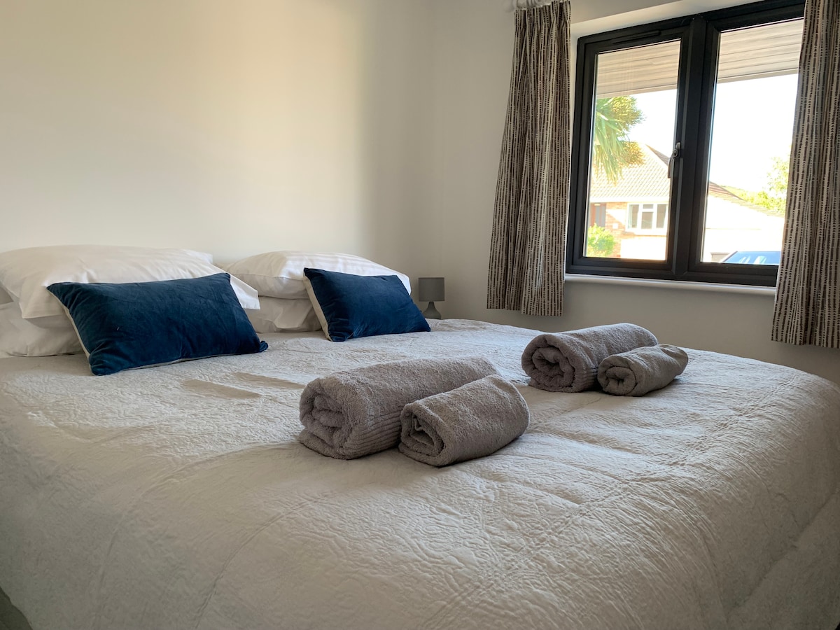 Beds can be 1 Super King or 2 singles