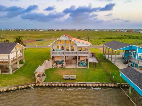 Stylish Studio ICW fishing & Sargent Beach view