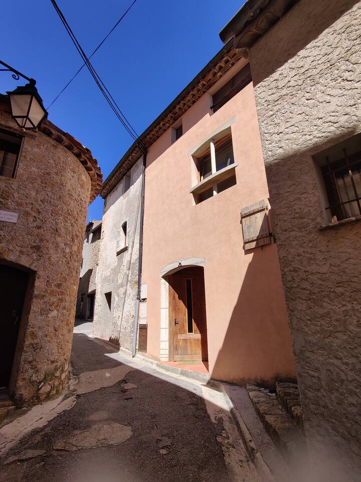 Appartement D'architecte En Plein Coeur Du Village - Aiguines
