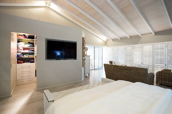 Family Beach House gallery image 5