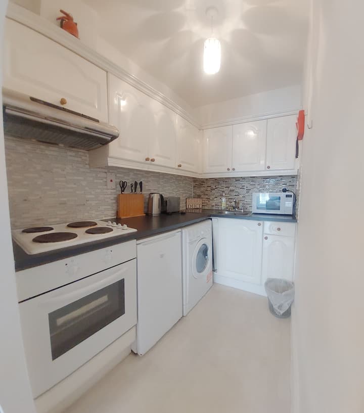 Central 1 Bedroom Apartment At The Hapenny Bridge - Dún Laoghaire