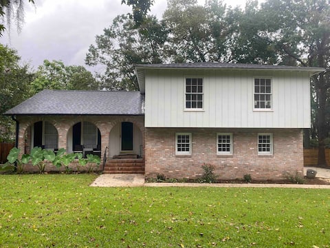 Halle’s Hanahan House; Fenced backyard
