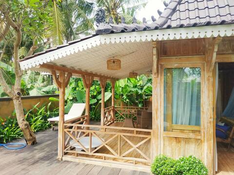 Cozy 1br villa with pool in rice fields