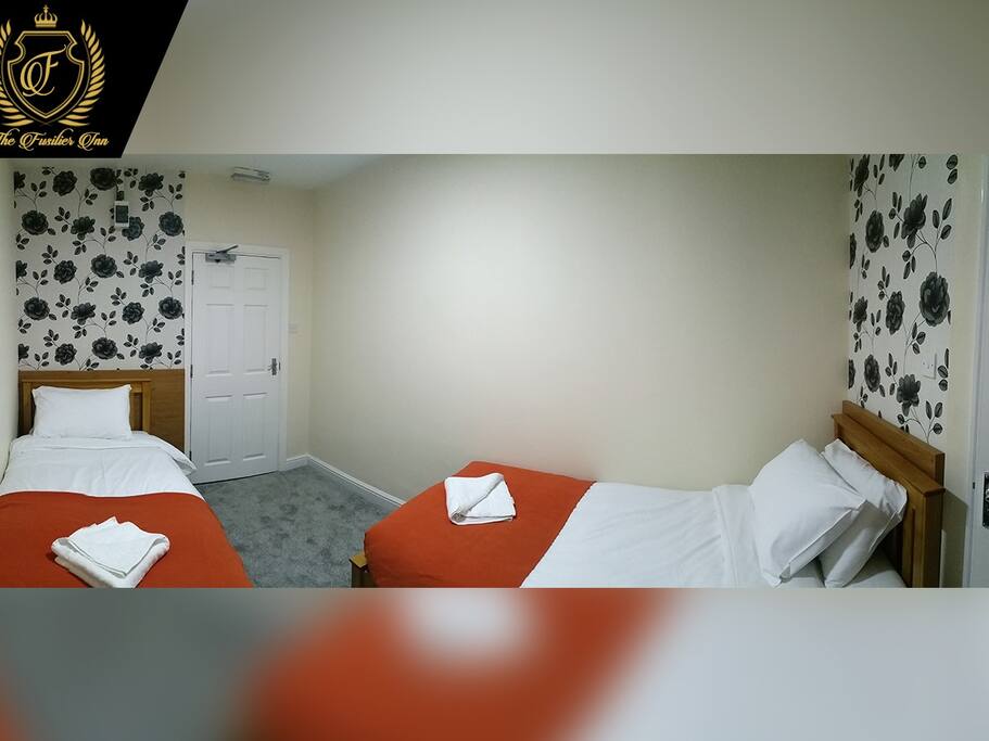 TWIN-ENSUITE