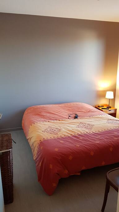 Chambre avec lit 160x200