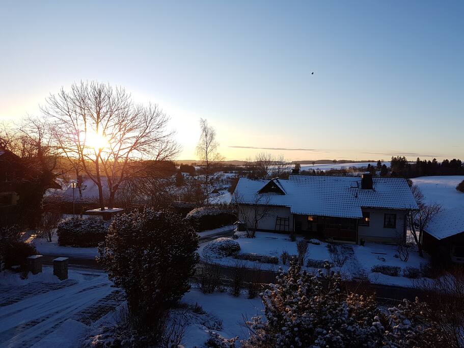 Blick vom Balkon bei Sonnenaufgang