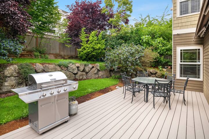 Spacious Wallingford House with Lake Union Views gallery image 5