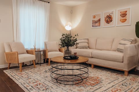 Modern Boho Style Apt- King Bed! Near UTRGV & DHR