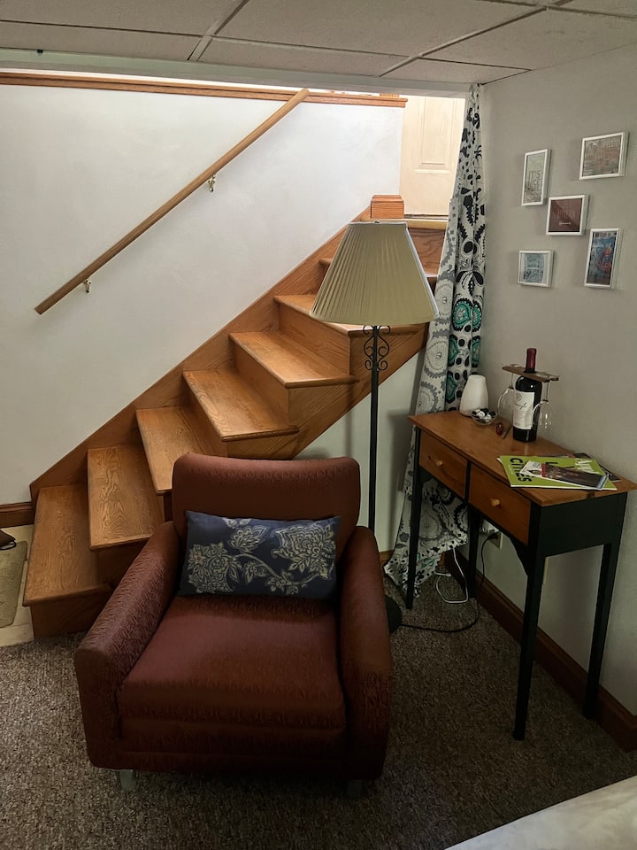 🌟Private Suite W/ Kitchenette Near Downtown!🌟 - Appleton, WI
