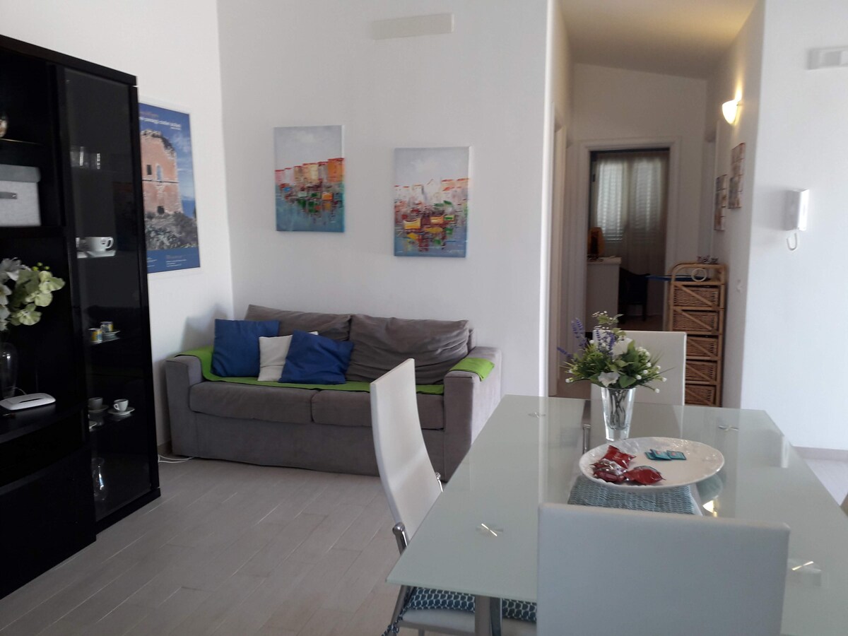 Annuncio Airbnb popolare: The House on the Sea - Attic a Balestrate