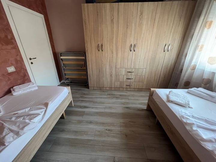 Dhomë gjumi 2