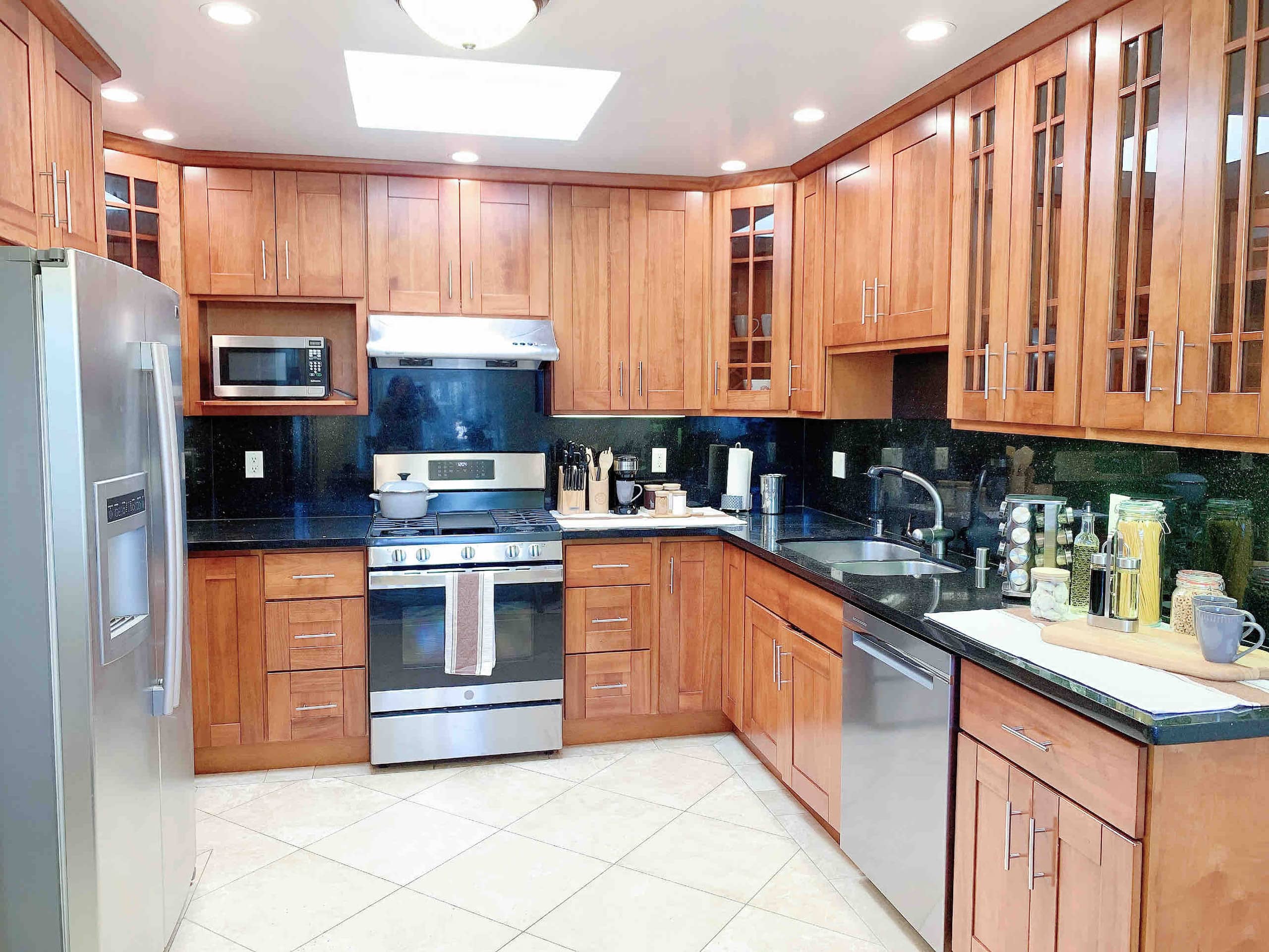 Home in San Francisco · ★4.96 · 3 bedrooms · 4 beds · 1.5 baths - Image 7