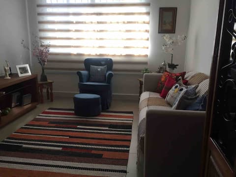 Cozy apartment one block from the beach
