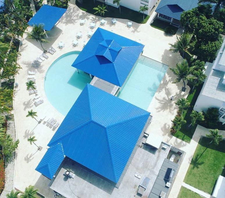 Main Pool, 24 hour Bar & Restaurant