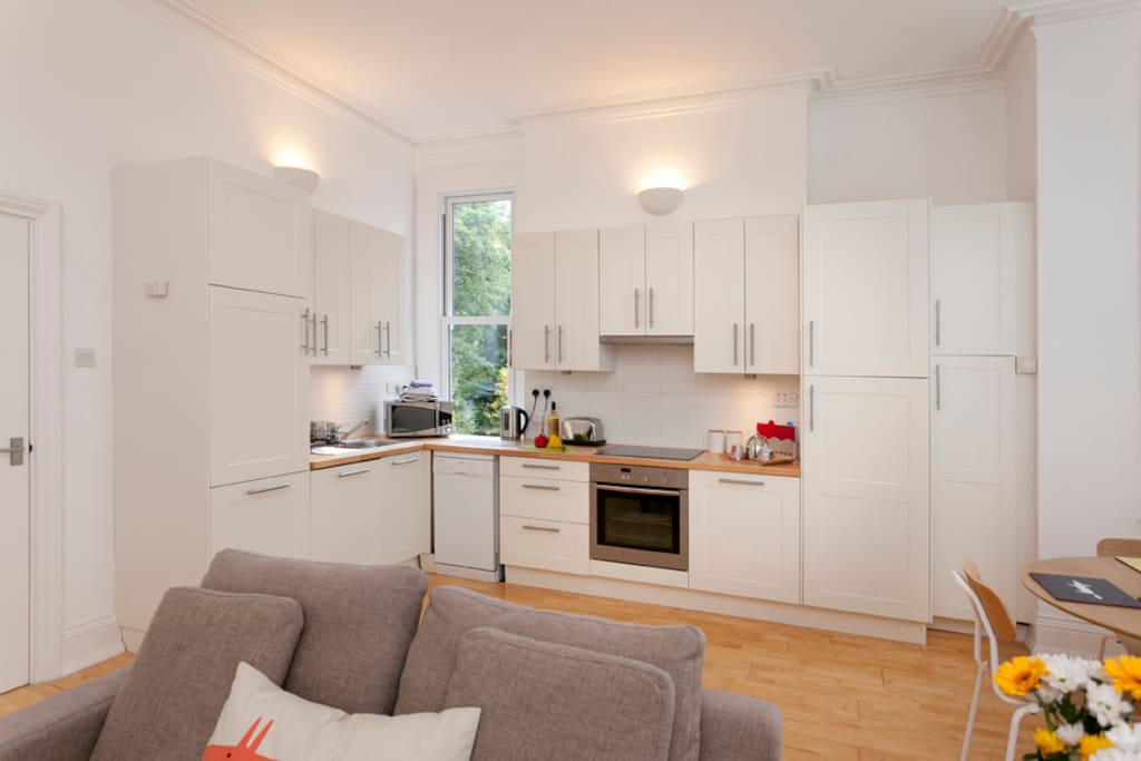Plenty of room for a feast! Or a cheeky bottle of wine??