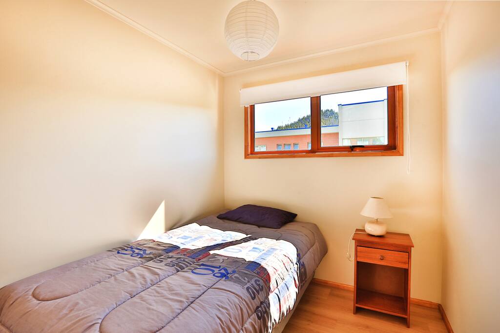 Dormitorio pequeño / Small Bedroom