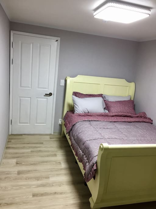Couple room with a King size bed(winter beddings)