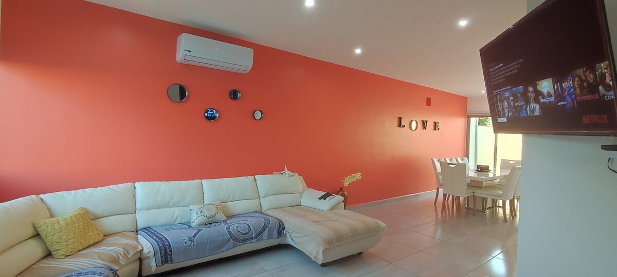 Top Airbnb: Close to the airport and restaurants/Wi-Fi 30mgs en Supermanzana 329
