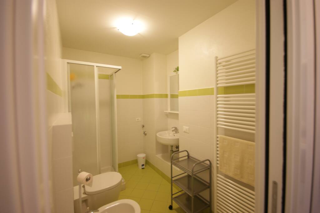 BAGNO CON DOCCIA