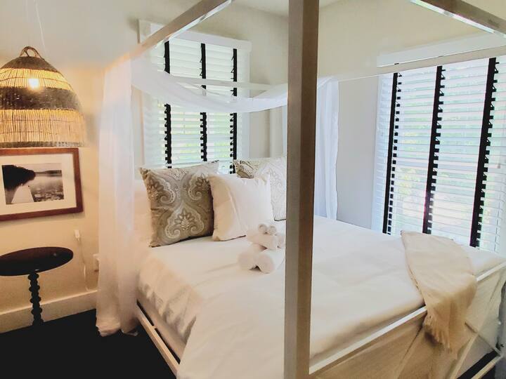 Second Bedroom with Queen Canopy Bed. 