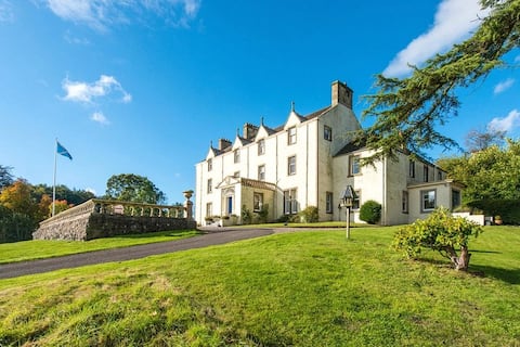 Carphin House near St Andrews - Sleeps 18