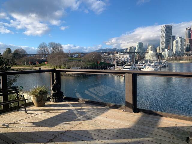 Waterfront home on sea wall, expansive ocean view