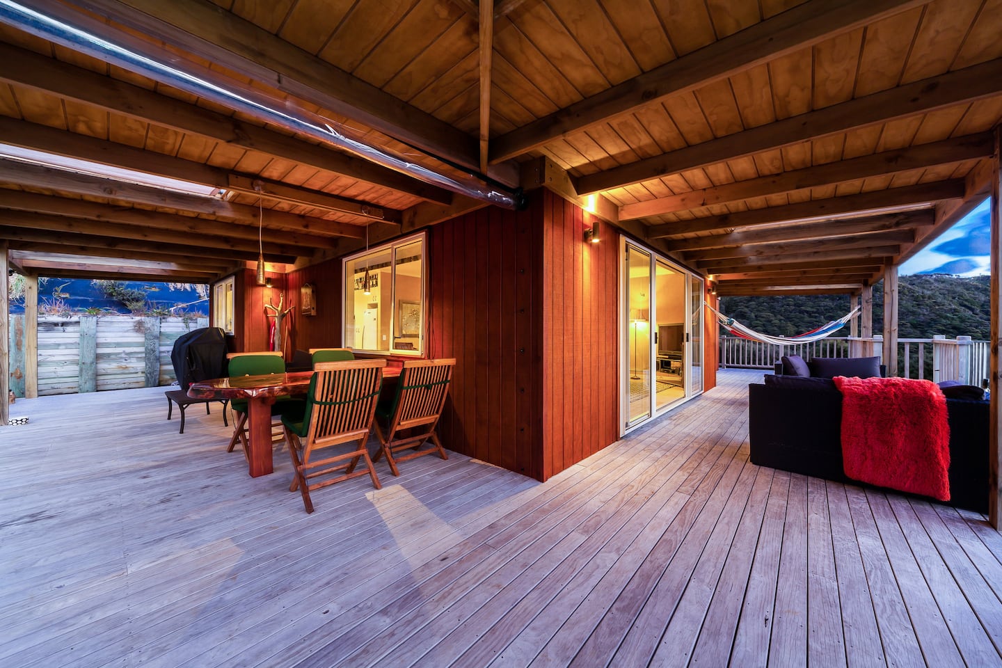 Romantic Piha Superior Suite 5