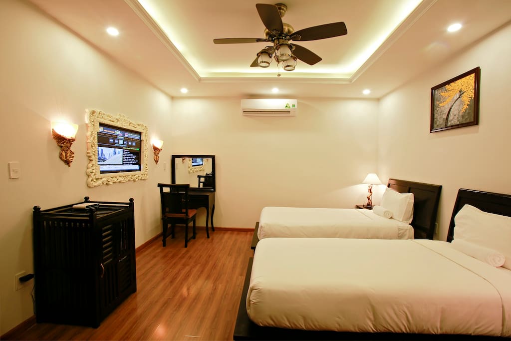 deluxe double room at osaka villa hoi an