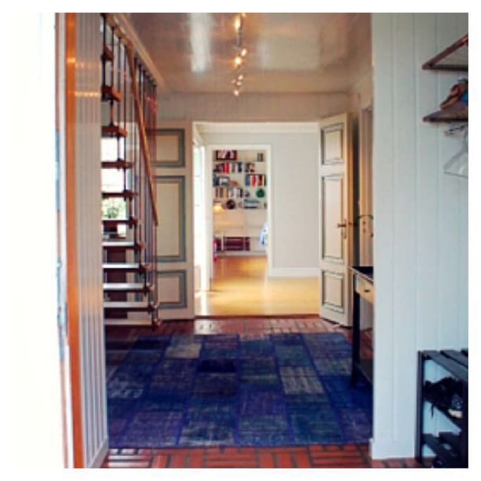 Entrence, hallway connected to kitchen and bedroom, dining room and living room