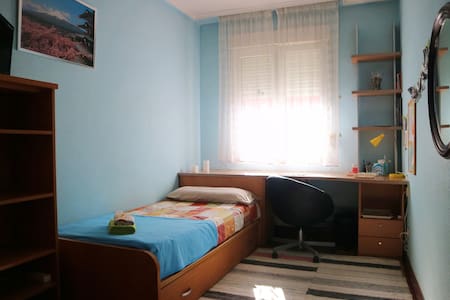 DISCOUNT JUNE 1or2people Cosy Bedroom Subway+Bus