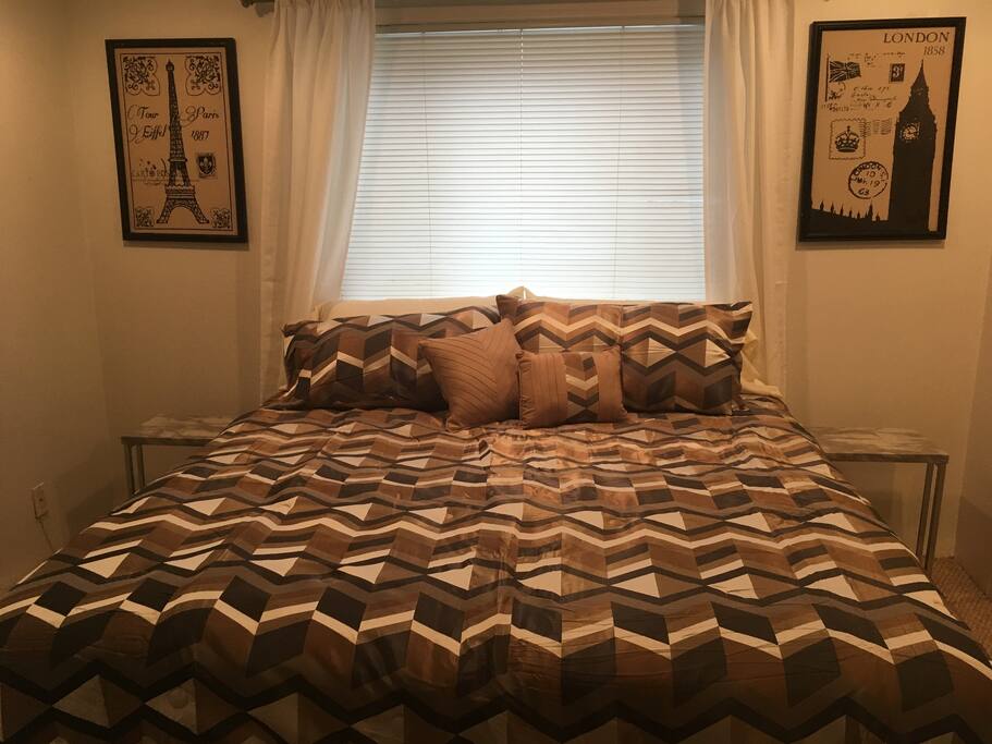 Master bedroom with large king size comfy bed an 32” flatscreen TV